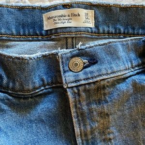 Abercrombie 90s Straight Ultra high rise